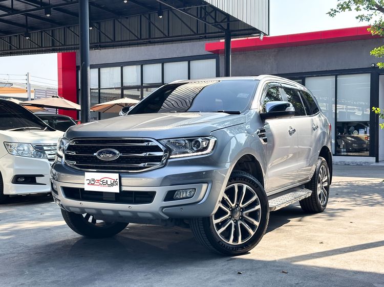 รถ Ford Everest 2.0 Titanium Plus สี เทา