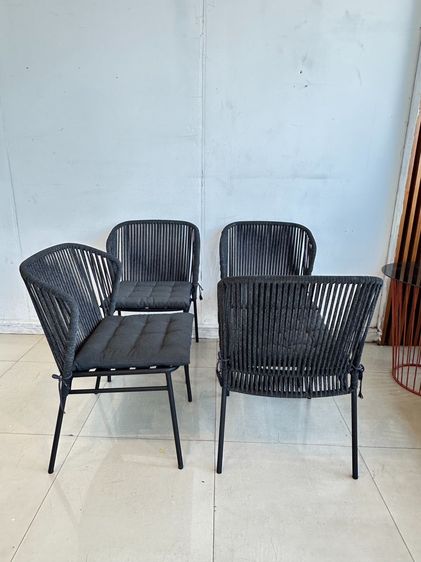 เก้าอี้ สไตล์โมเดิร์น พิงหลังร้อยเชือกถักสีดำ มีเบาะผ้าสีเทา โครงขาเหล็กอัลลอยด์  รูปที่ 5