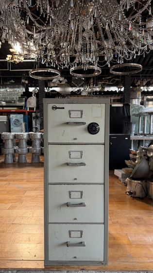 เหล็ก ตู้เซฟ 4 ช่องลิ้นชัก แบรนด์ MOSLER (ตัวที่ 2)  