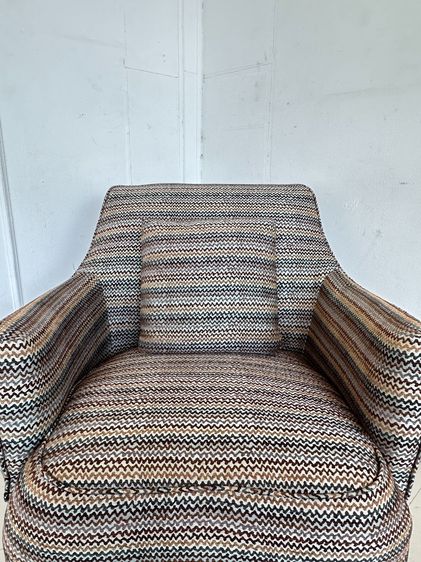 เก้าอี้อาร์มแชร์ พร้อมสตูล เบาะผ้าลายสีเขียวน้ำตาล รูปที่ 9