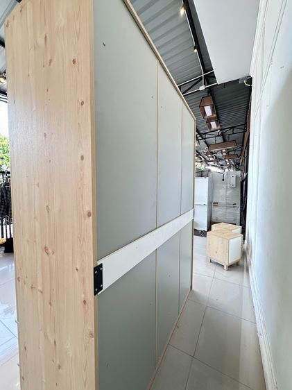 ตู้เสื้อผ้า 4 บานเปิด 2 ลิ้นชัก โครงฐานไม้ MDF สีบีช  รูปที่ 5