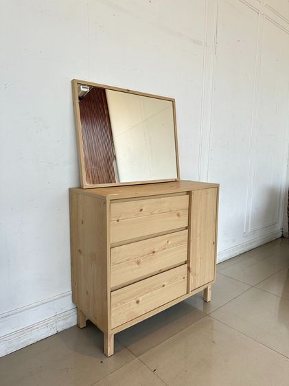 โต๊ะเครื่องแป้ง 3 ลิ้นชัก 1 บานเปิด พร้อมกระจกติดผนัง  รูปที่ 2