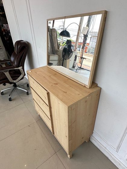 โต๊ะเครื่องแป้ง 3 ลิ้นชัก 1 บานเปิด พร้อมกระจกติดผนัง  รูปที่ 3