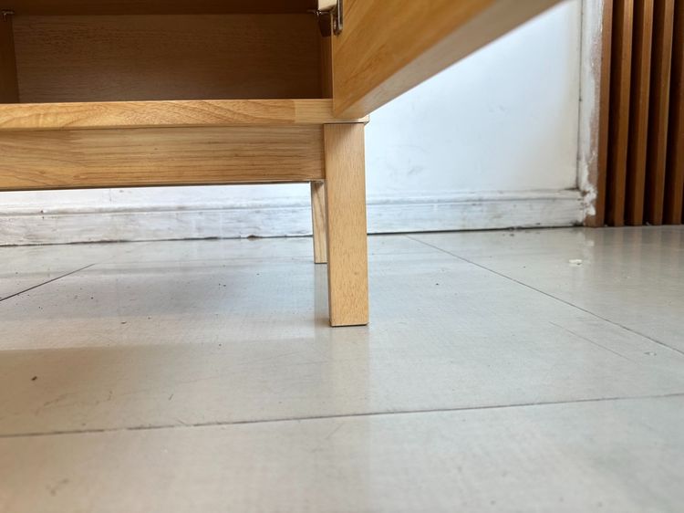 ตู้วางทีวี 3 บานเปิด  โครงไม้สนประสานทั้งตัว แผ่นหลังไม้อัดมีรูร้อยสาย รูปที่ 12