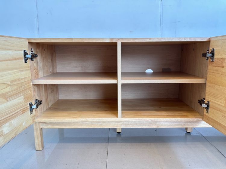 ตู้วางทีวี 3 บานเปิด  โครงไม้สนประสานทั้งตัว แผ่นหลังไม้อัดมีรูร้อยสาย รูปที่ 10