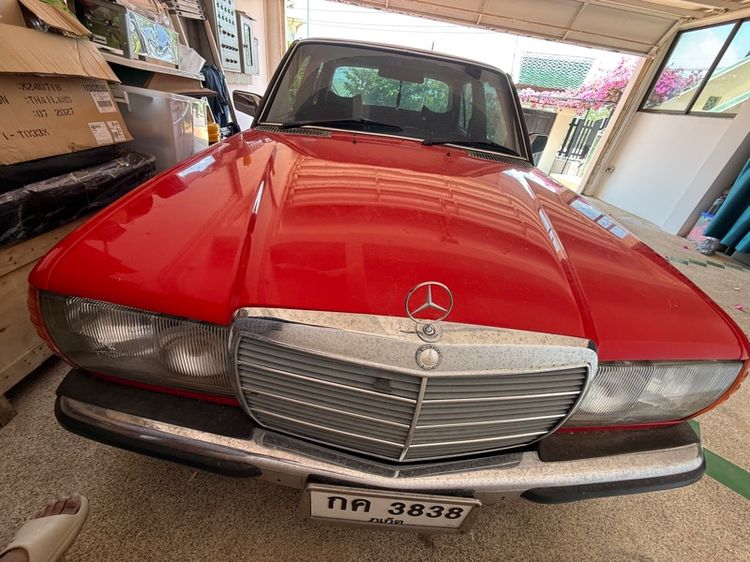 รถ Mercedes-Benz E-Class E230 สี แดง