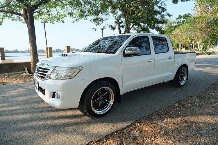 Toyota Hilux Vigo Champ 2012 Double Cab 2.5 E VNT Pickup ดีเซล ไม่ติดแก๊ส เกียร์ธรรมดา ขาว รูปที่ 3