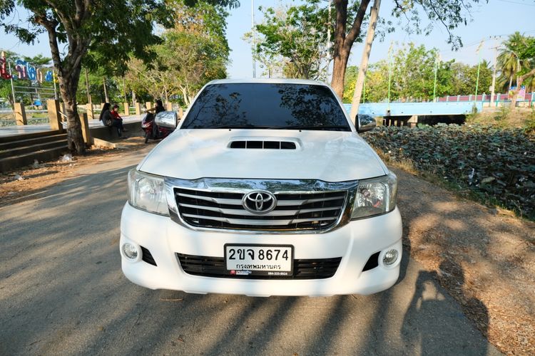 Toyota Hilux Vigo Champ 2012 Double Cab 2.5 E VNT Pickup ดีเซล ไม่ติดแก๊ส เกียร์ธรรมดา ขาว รูปที่ 2
