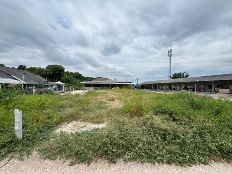 ไม่ใช่ ที่ดินใกล้ทะเล,ใกล้ชุมชน