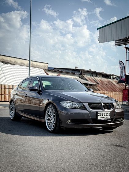 รถ BMW Series 3 325i สี เทา
