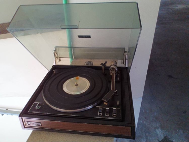 เครื่องเล่นแผ่นเสียง