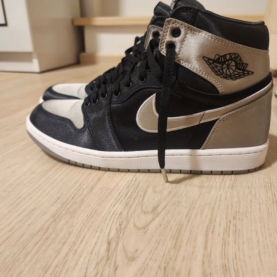 รองเท้าไนกี้ของเเท้  สภาพมือ1 เพราะซื้อมาใส่เเค่ครั้งเดียว