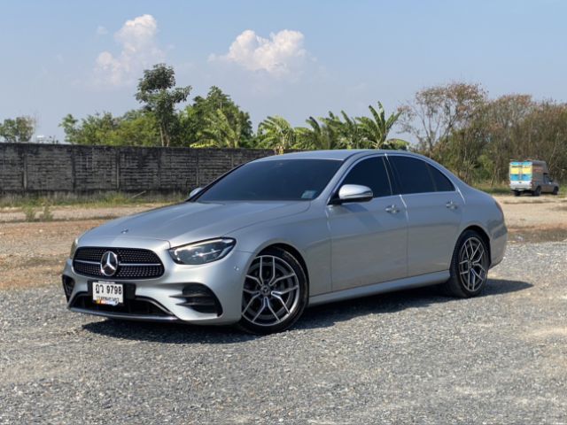 รถ Mercedes-Benz E-Class E220 สี บรอนซ์เงิน