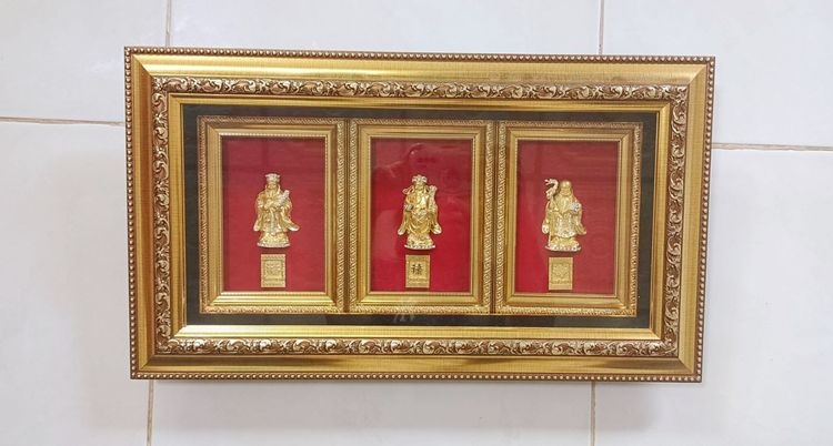 ของตกแต่งบ้านอื่นๆ กรอบภาพมงคล เทพเจ้าฮก ลก ซิ่ว กรอบทอง 