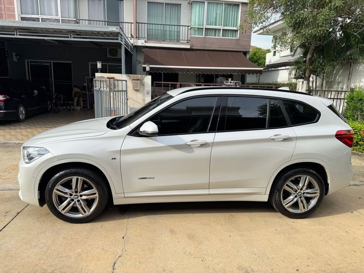 BMW X1 2017 2.0 sDrive18d M Sport Sedan ดีเซล ไม่ติดแก๊ส เกียร์อัตโนมัติ ขาว รูปที่ 4