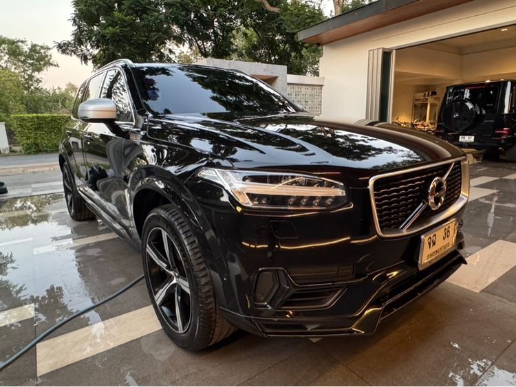 Volvo XC90 2018 2.0 Recharge Plus T8 Plug-in Hybrid Dark Utility-car ปลั๊กอินไฮบริด (PHEV) ไม่ติดแก๊ส เกียร์อัตโนมัติ ดำ รูปที่ 4