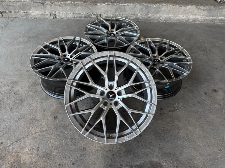 18" ล้อแม็กขอบ18 5รู100 กว้าง8 ออฟ38 สีไฮเปอร์แบล็ค ล้อเบา FLOW FORMING สภาพสวย