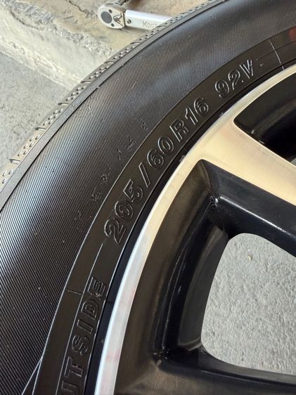 ล้อแม็กขอบ16 TOYOTA CAMRY สภาพสวยมากๆ (ล้อทำสีมาใหม่เพื่อความสวยงาม ไม่มีซ่อม) พร้อมยางYOKOHAMA205-60-16 ปี23 ปีแท้ รูปที่ 8