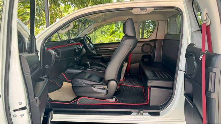 Toyota Hilux Revo 2018 2.4 Prerunner TRD Sportivo Pickup ดีเซล เกียร์อัตโนมัติ ขาว รูปที่ 4