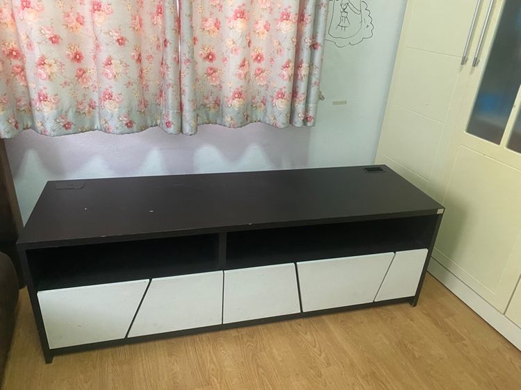 ตู้ไชด์บอร์ดวางทีวี สภาพดีมาก มือสอง ขายถูกมาก  ไม่ได้ใช้แล้วคะ