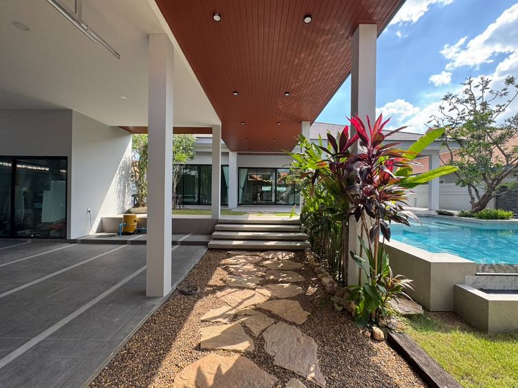 อื่นๆ ตกแต่งครบ 2024 ขายบ้านเดี่ยวพร้อมสระว่ายน้ำ 15 ล้านบาท ใกล้หาดจอมเทียน  รูปที่ 3