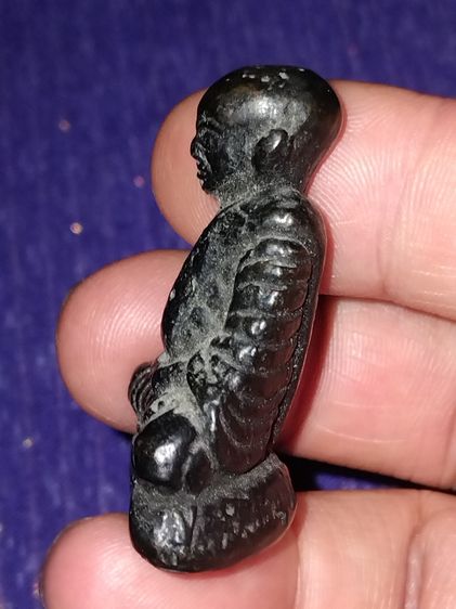 หลวงพ่อเงิน กรุวัดท่ามะไฟ พิมพ์ใหญ่จีวรถี่ เนื้อสัมฤทธิ์ ปี 2460กว่า สภาพสวยๆ ผิวเดิมๆ เนื้อหาโลหะสุดจัด เก่าจัดถึงยุค แท้ หายากมาก รูปที่ 3