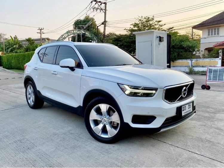 Volvo XC40 2020 2.0 T4 Momentum Utility-car เบนซิน ไม่ติดแก๊ส เกียร์อัตโนมัติ ขาว รูปที่ 2
