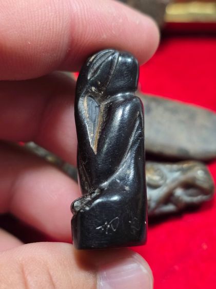 พระปิดตาหลวงพ่อคง วัดวังสรรพรส ไม้งิ้วดำ