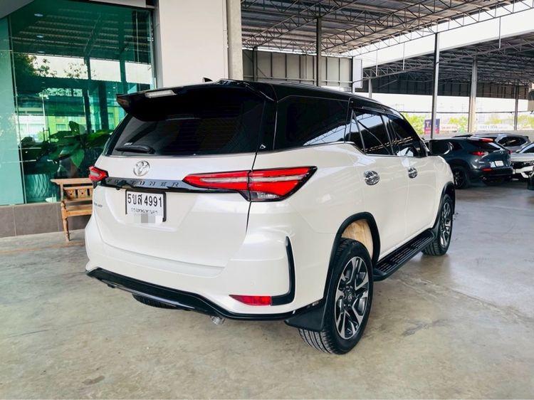 Toyota Fortuner 2021 2.4 Legender Utility-car ดีเซล ไม่ติดแก๊ส เกียร์อัตโนมัติ ขาว รูปที่ 4