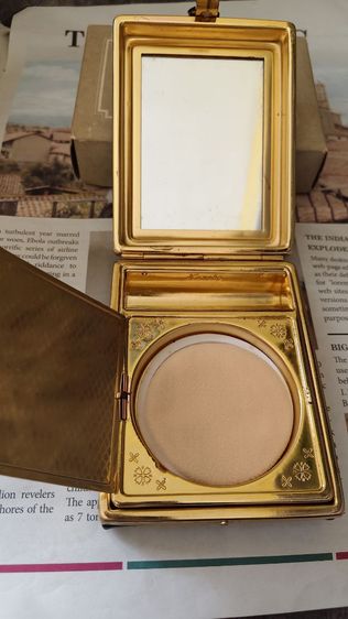 ตลับแป้งวินเทจจากแบรนด์ Kanebo พร้อมกล่อง รูปที่ 5