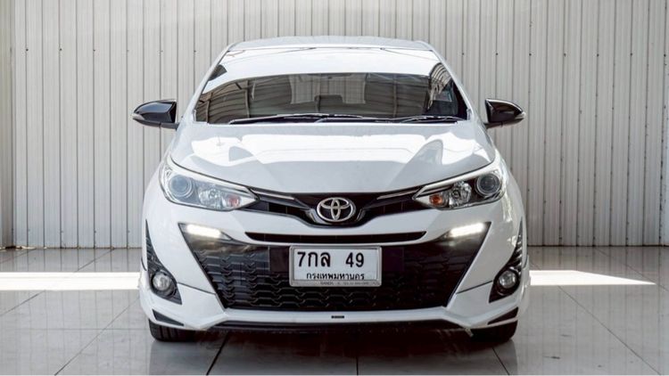รถ Toyota Yaris 1.2 G Plus สี ขาว