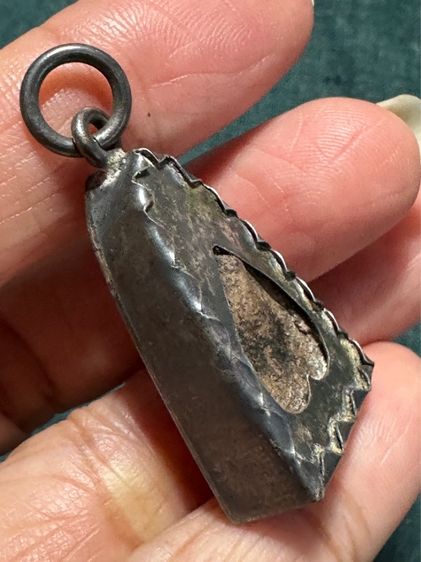 พระผงสุพรรณพิมพ์หน้าแก่ เลี่ยมเก่าเดิม รูปที่ 5