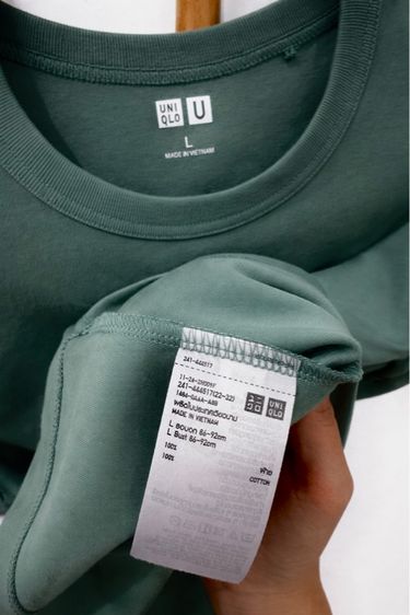เสื้อคอกลม Uniqlo รูปที่ 3
