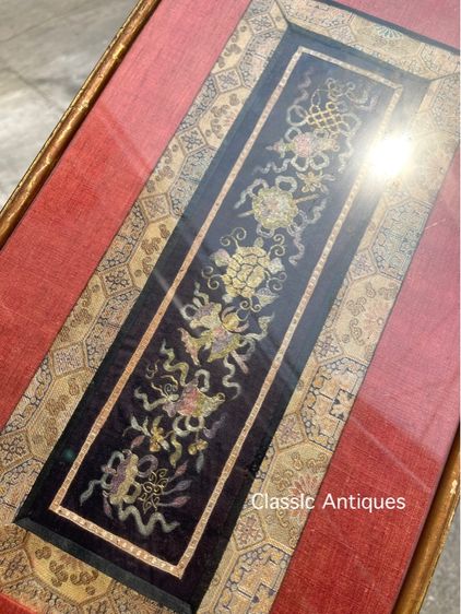 ภาพปัก ลายอาวุธเซียน ดิ้นทองจีนโบราณ เก่าสะสม รูปที่ 3