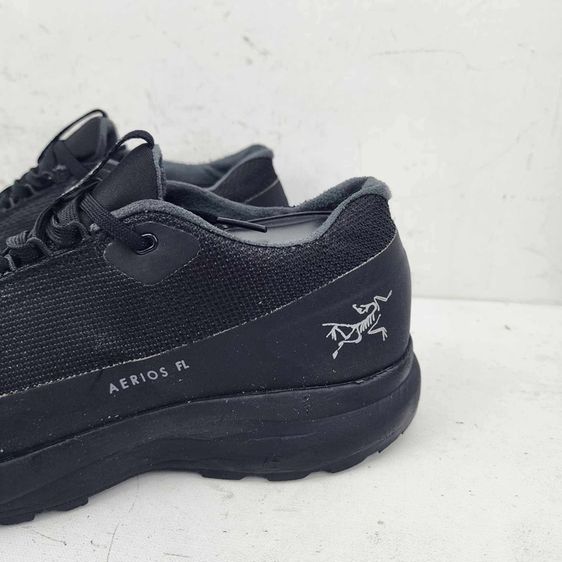 รองเท้า Arc teryx เบอร์ EU 40.5 cm 25.5 คนเท้า 25 -26.5 cm ใส่ได้ครับ สภาพพื้นเต็ม สภาพดีมาก เบามาก ทรงสวย ตัดเย็บดีมาก หายากน่าสะลมครับ รูปที่ 2