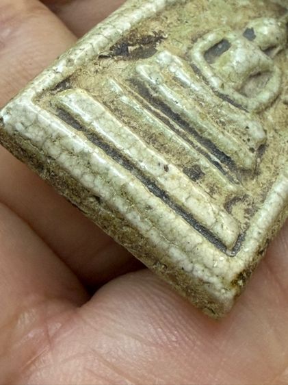 พระสมเด็จวัดระฆังพิมพ์ใหญ่ เนื้อขาวนมข้น เเก่ปูนเปลือกหอย เนื้อเเข็งเเกร่งหนืบนุ่ม เเตกลายละเอียด ซุ้มหวายฝ่าซีก รักษ์เก่า รูปที่ 10