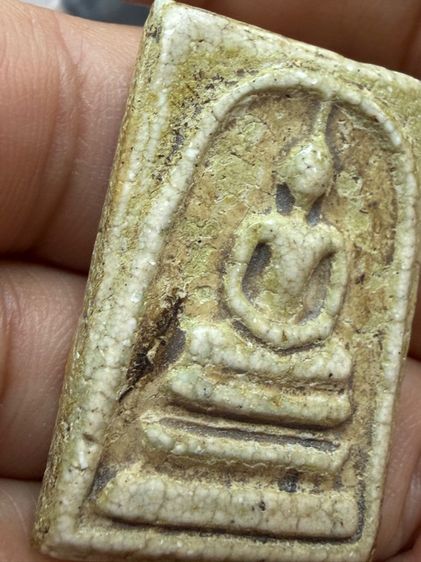 พระสมเด็จวัดระฆังพิมพ์ใหญ่ เนื้อขาวนมข้น เเก่ปูนเปลือกหอย เนื้อเเข็งเเกร่งหนืบนุ่ม เเตกลายละเอียด ซุ้มหวายฝ่าซีก รักษ์เก่า รูปที่ 8