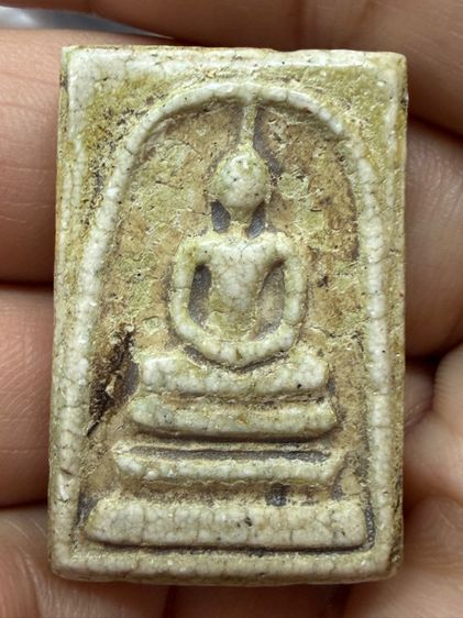 พระสมเด็จวัดระฆังพิมพ์ใหญ่ เนื้อขาวนมข้น เเก่ปูนเปลือกหอย เนื้อเเข็งเเกร่งหนืบนุ่ม เเตกลายละเอียด ซุ้มหวายฝ่าซีก รักษ์เก่า รูปที่ 2