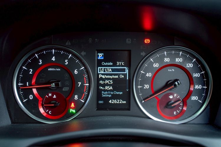 Toyota Alphard 2019 2.5 S C-Package Van เบนซิน ไม่ติดแก๊ส เกียร์อัตโนมัติ ขาว รูปที่ 2