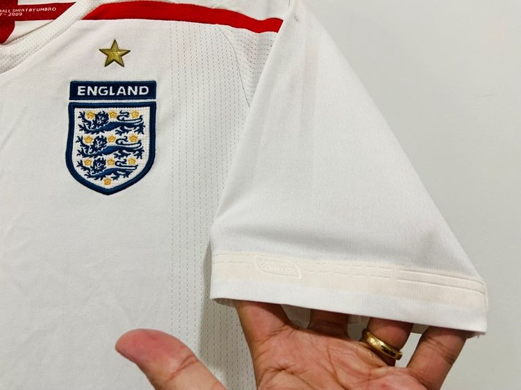 เสื้อ UMBRO England เบอร์ 10 Ben แท้ 💯size วัดจริง อก 19 ยาว 27 สภาพใหม่มาก ดีเทลสวย เนื้อผ้าดี รายละเอียดดีหายากน่าสะสมครับ รูปที่ 6