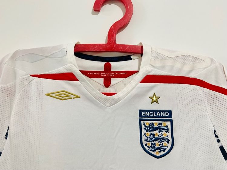 เสื้อ UMBRO England เบอร์ 10 Ben แท้ 💯size วัดจริง อก 19 ยาว 27 สภาพใหม่มาก ดีเทลสวย เนื้อผ้าดี รายละเอียดดีหายากน่าสะสมครับ รูปที่ 2