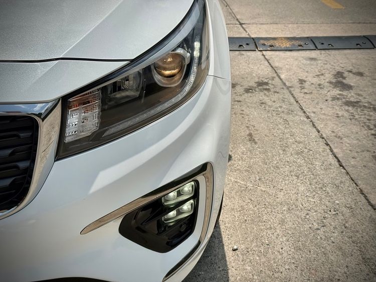 Kia Grand Carnival 2020 2.2 EX Van ดีเซล ไม่ติดแก๊ส เกียร์อัตโนมัติ ขาว รูปที่ 2