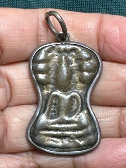 พระมเหศวรล.พ.โบ้ย เลี่ยมจับขอบเงินโบราณ