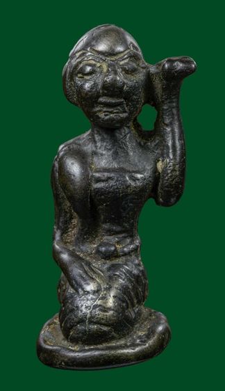 นางกวักสายใต้เนื้อสำริดมีจารใต้ฐาน