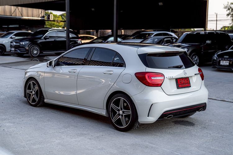 Mercedes-Benz A-Class 2013 A250 เบนซิน ขาว รูปที่ 4