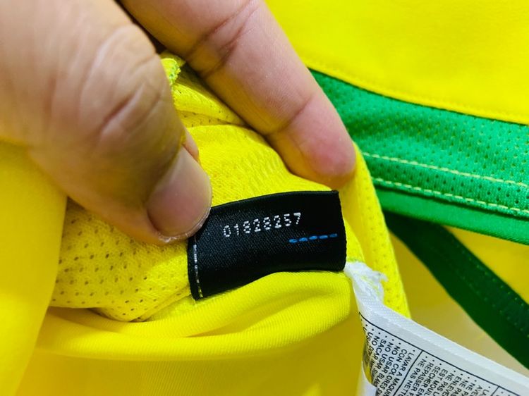 เสื้อกีฬา NIKE ทีม BRASIL เบอร์ 1 BIEBER แท้ 💯 size M ขนาด อก 21.5 ยาว 28.5 นิ้ว สภาพดี ดีเทลสวย เนื้อผ้าดีมากนิ่มใส่สบาย หายากน่าสะสมครับ รูปที่ 7
