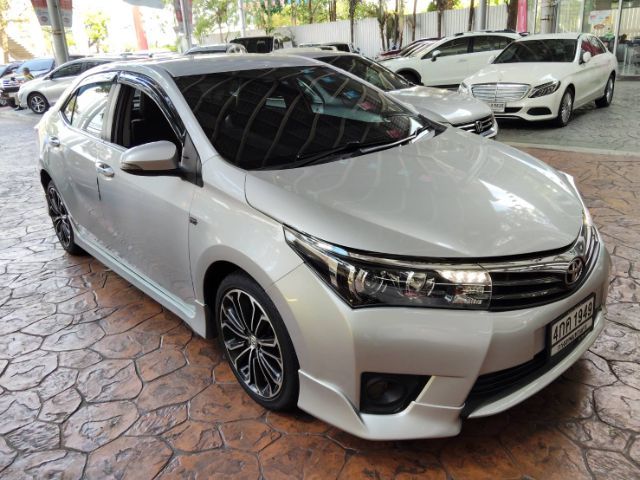 รถ Toyota Altis 1.8 Esport สี บรอนซ์เงิน