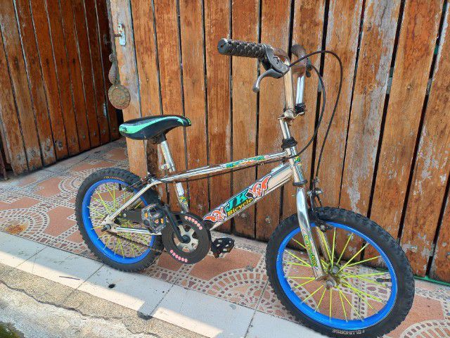 ขายจักรยานBMXขนาด16นิ้วสภาพสวยพร้อมใช้ราคาถูก