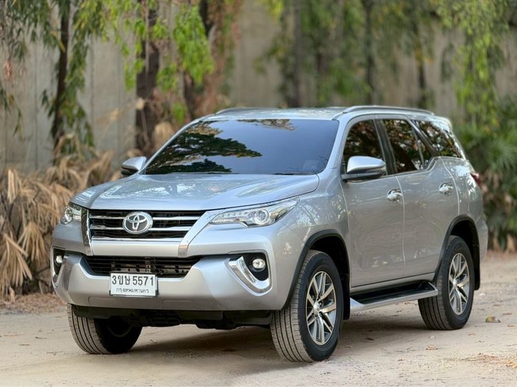 Toyota Fortuner 2017 2.4 V 4WD Utility-car ดีเซล ไม่ติดแก๊ส เกียร์อัตโนมัติ เทา รูปที่ 3