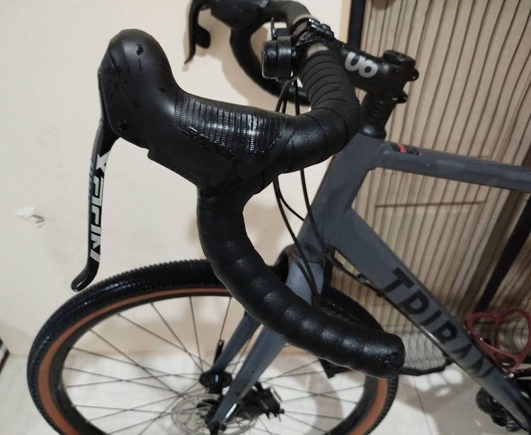 Selling my Triban GRVL 520 (Size M). Great gravel bike for commuting or long-distance touring. Best fits riders 173-181 cm tall. Well-mainta รูปที่ 9